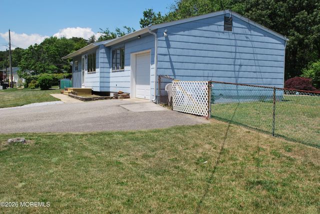 1230 Cattus Island Boulevard, Toms River, NJ 08753