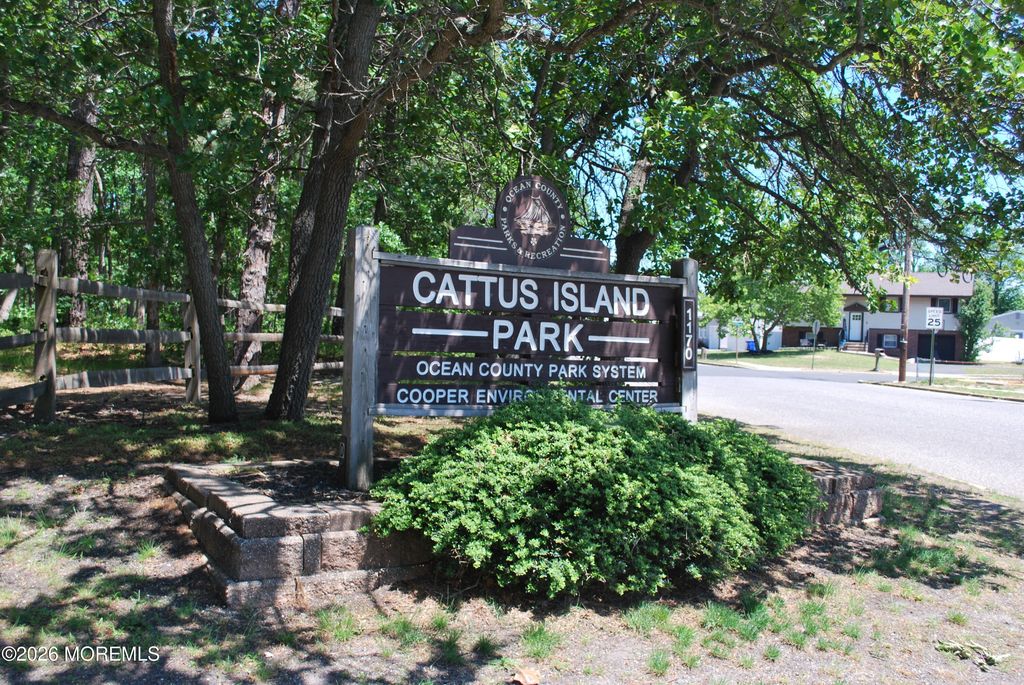 1230 Cattus Island Boulevard, Toms River, NJ 08753