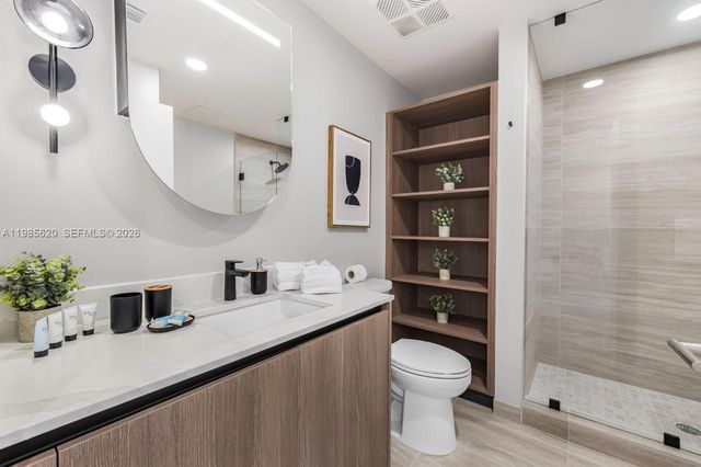 580 72nd St 613, Miami Beach, FL 33141