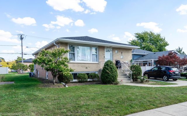 8405 Melvina Avenue, Burbank, IL 60459