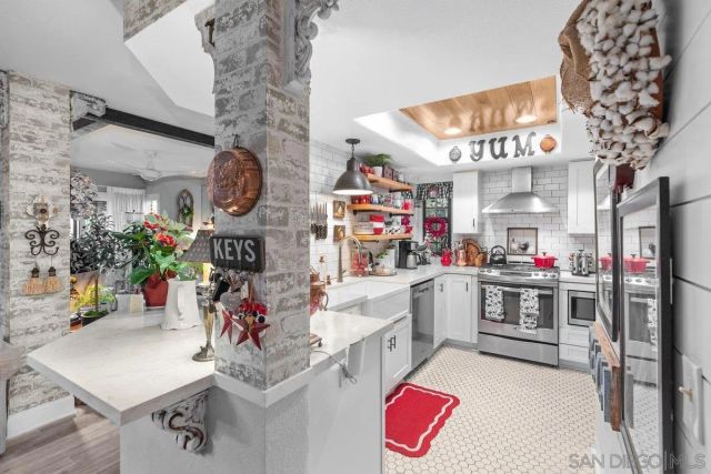 4011 Layang Layang Cir F, Carlsbad, CA 92008