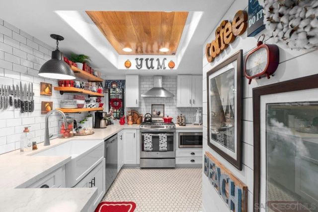 4011 Layang Layang Cir F, Carlsbad, CA 92008