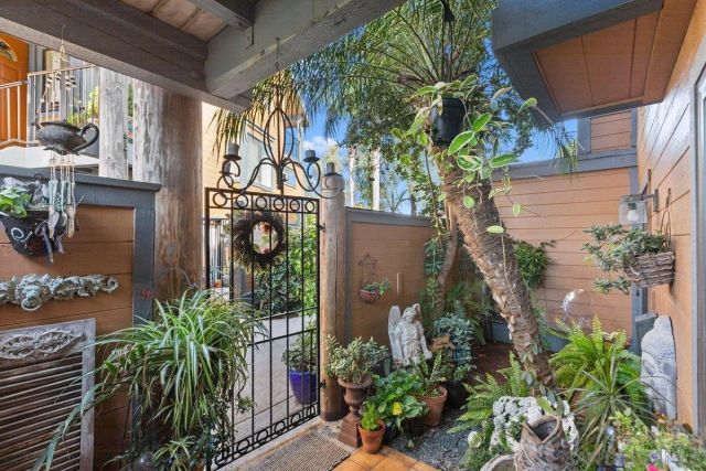 4011 Layang Layang Cir F, Carlsbad, CA 92008