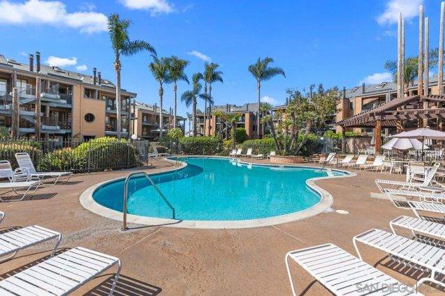 4011 Layang Layang Cir F, Carlsbad, CA 92008