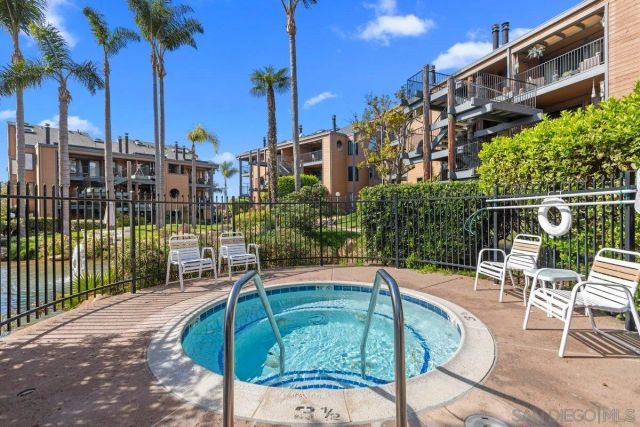 4011 Layang Layang Cir F, Carlsbad, CA 92008