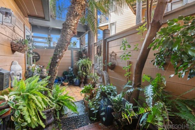 4011 Layang Layang Cir F, Carlsbad, CA 92008