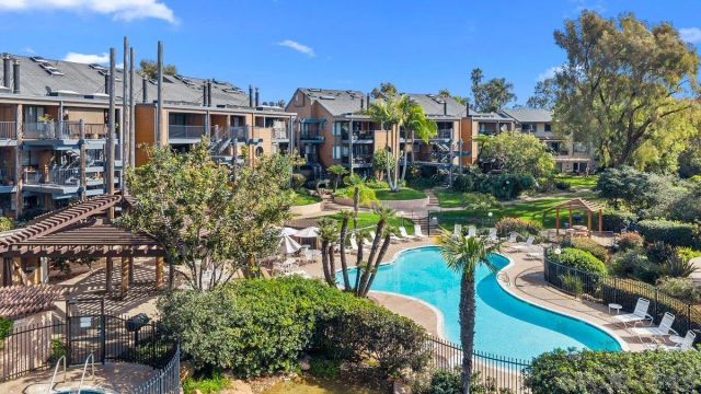 4011 Layang Layang Cir F, Carlsbad, CA 92008