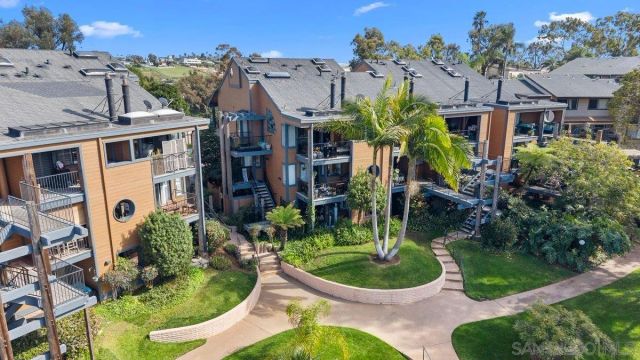 4011 Layang Layang Cir F, Carlsbad, CA 92008