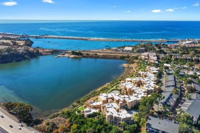 4011 Layang Layang Cir F, Carlsbad, CA 92008