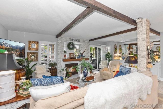 4011 Layang Layang Cir F, Carlsbad, CA 92008