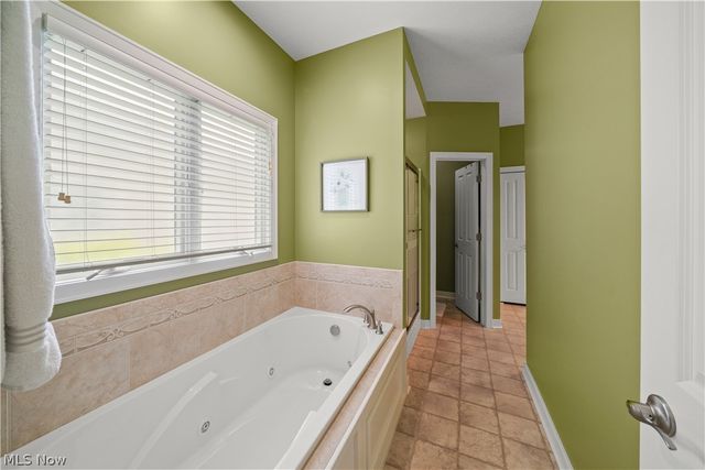 953 Outrigger Cove, Painesville, OH 44077