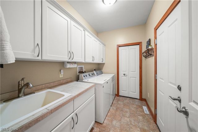953 Outrigger Cove, Painesville, OH 44077