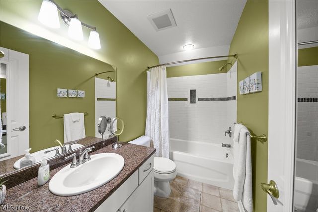 953 Outrigger Cove, Painesville, OH 44077