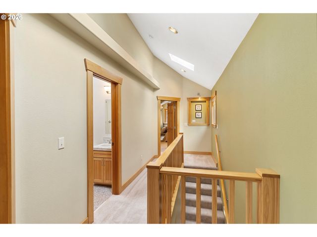 1002 Se UMATILLA St, Portland, OR 97202