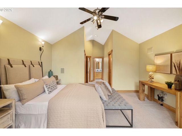 1002 Se UMATILLA St, Portland, OR 97202