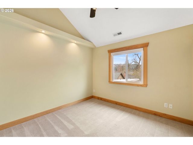 1002 Se UMATILLA St, Portland, OR 97202