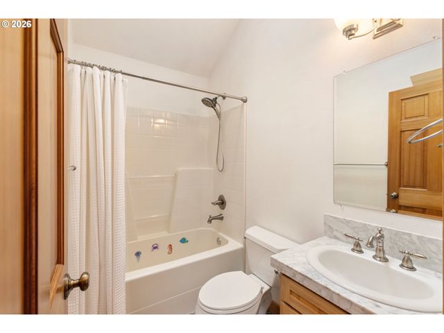 1002 Se UMATILLA St, Portland, OR 97202