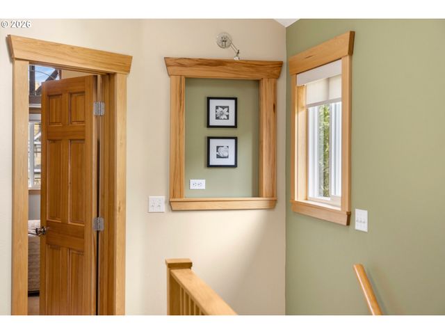 1002 Se UMATILLA St, Portland, OR 97202