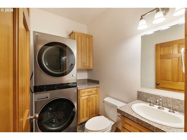 1002 Se UMATILLA St, Portland, OR 97202