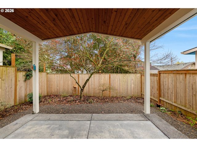 1002 Se UMATILLA St, Portland, OR 97202