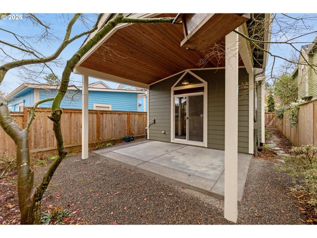 1002 Se UMATILLA St, Portland, OR 97202