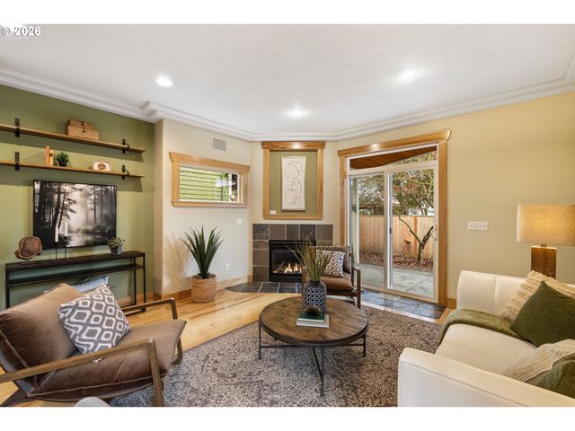 1002 Se UMATILLA St, Portland, OR 97202