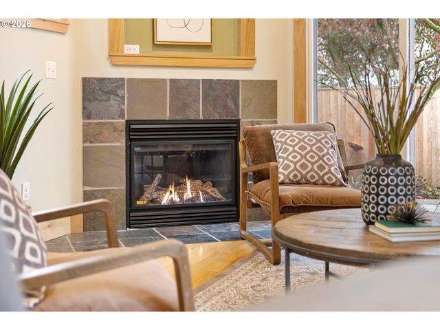 1002 Se UMATILLA St, Portland, OR 97202