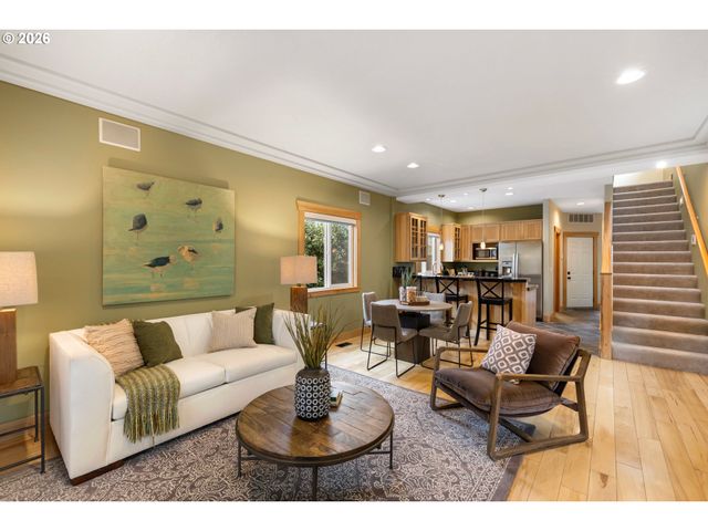 1002 Se UMATILLA St, Portland, OR 97202