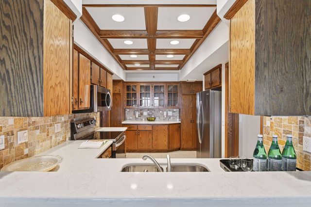 1235 Yale Place 908, Minneapolis, MN 55403