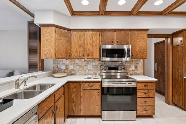 1235 Yale Place 908, Minneapolis, MN 55403