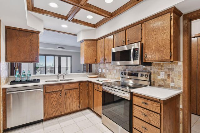 1235 Yale Place 908, Minneapolis, MN 55403