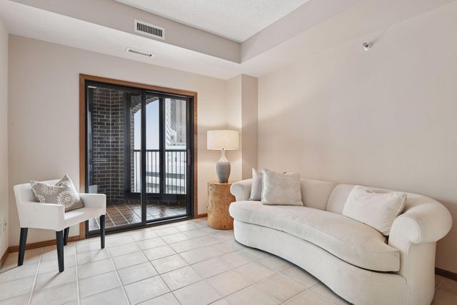 1235 Yale Place 908, Minneapolis, MN 55403