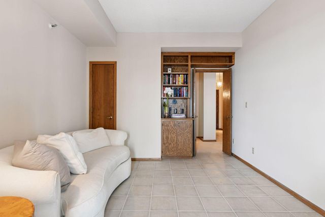 1235 Yale Place 908, Minneapolis, MN 55403