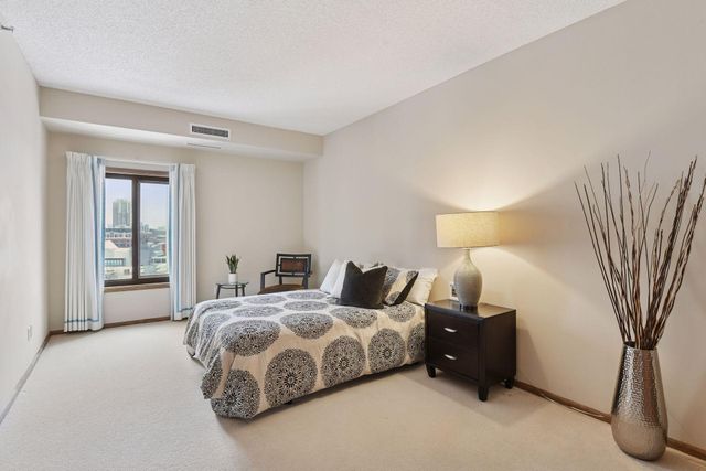 1235 Yale Place 908, Minneapolis, MN 55403