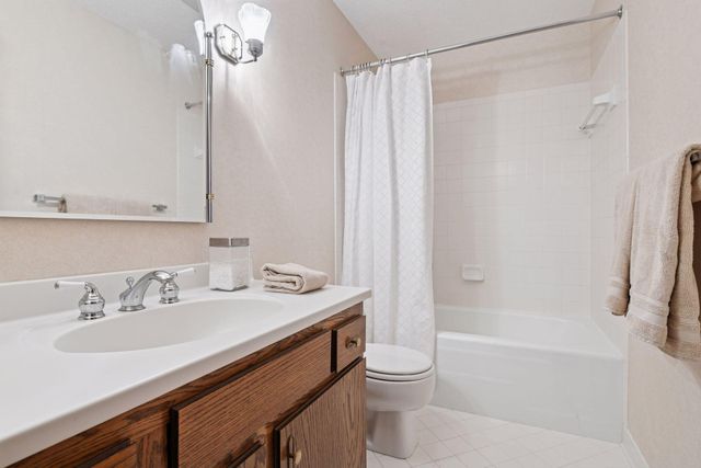 1235 Yale Place 908, Minneapolis, MN 55403