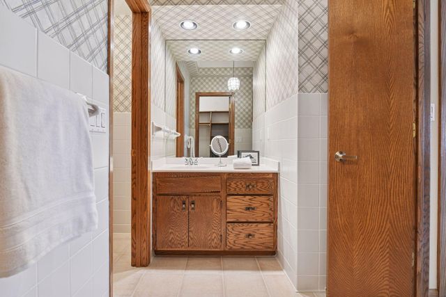 1235 Yale Place 908, Minneapolis, MN 55403