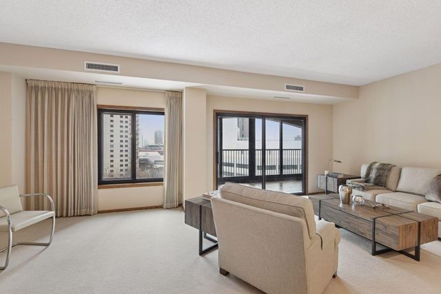 1235 Yale Place 908, Minneapolis, MN 55403