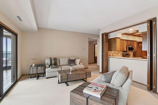 1235 Yale Place 908, Minneapolis, MN 55403