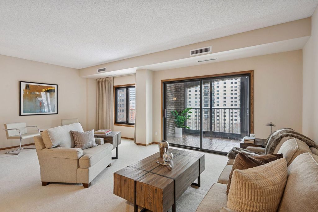 1235 Yale Place 908, Minneapolis, MN 55403