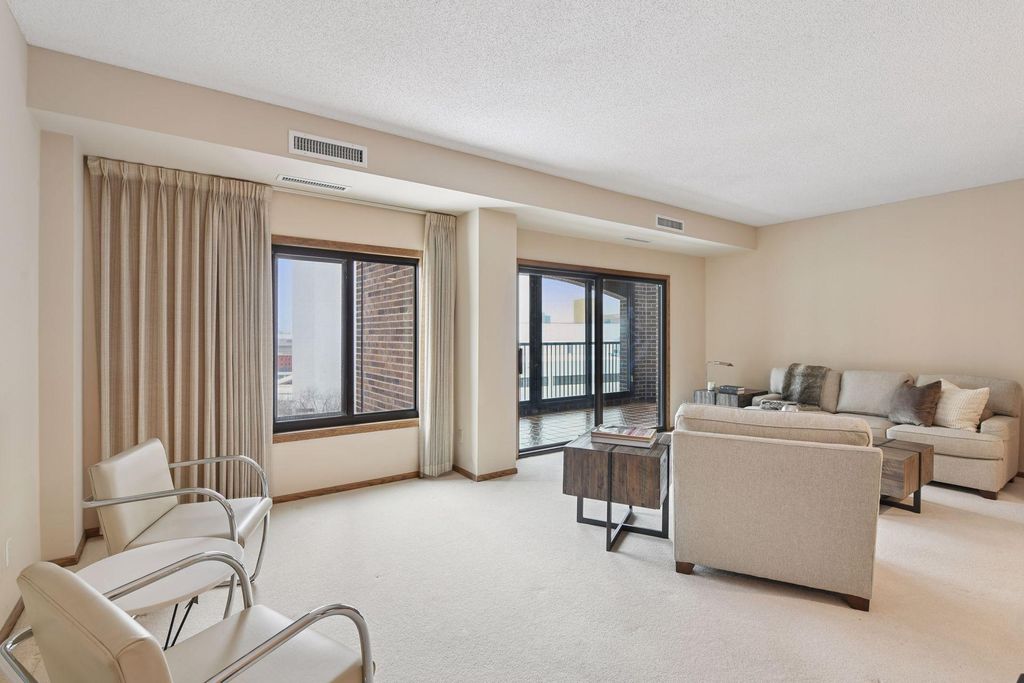 1235 Yale Place 908, Minneapolis, MN 55403 — photo 3