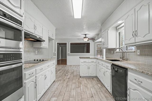 705 Magnolia Court, Broken Arrow, OK 74011
