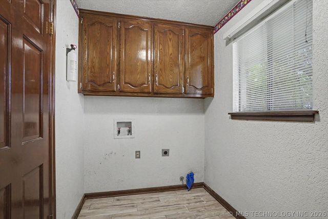 705 Magnolia Court, Broken Arrow, OK 74011