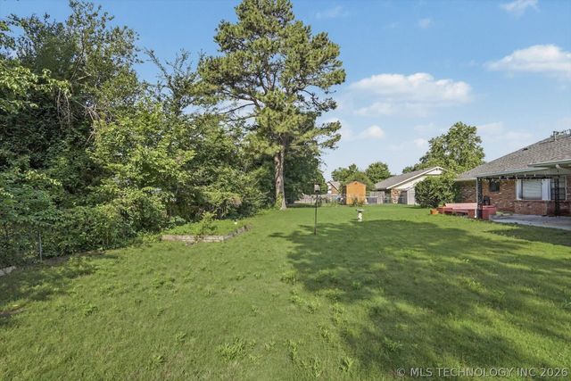 705 Magnolia Court, Broken Arrow, OK 74011