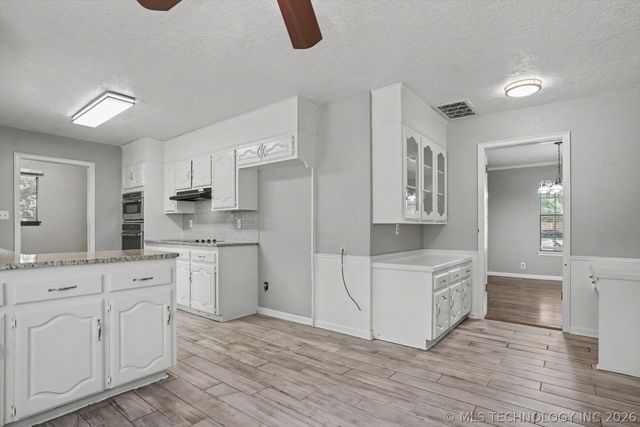 705 Magnolia Court, Broken Arrow, OK 74011