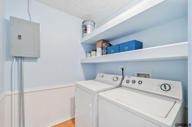 6205 J Street S, Omaha, NE 68117