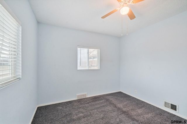 6205 J Street S, Omaha, NE 68117