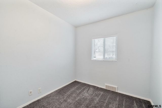 6205 J Street S, Omaha, NE 68117