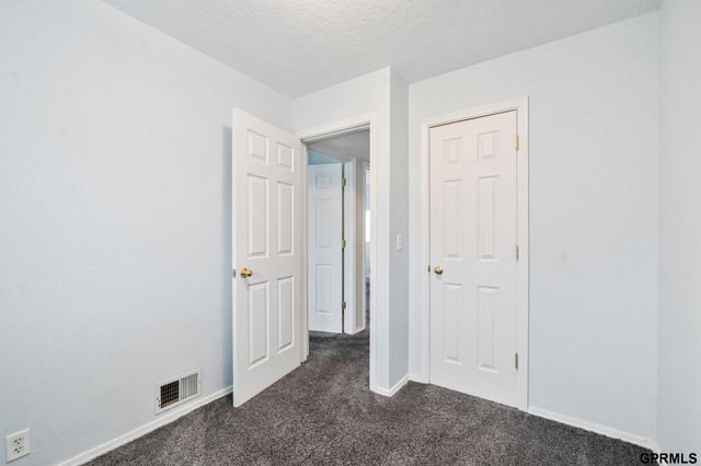 6205 J Street S, Omaha, NE 68117