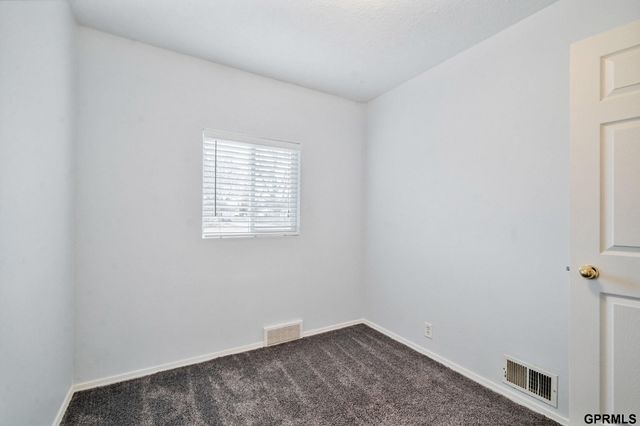 6205 J Street S, Omaha, NE 68117