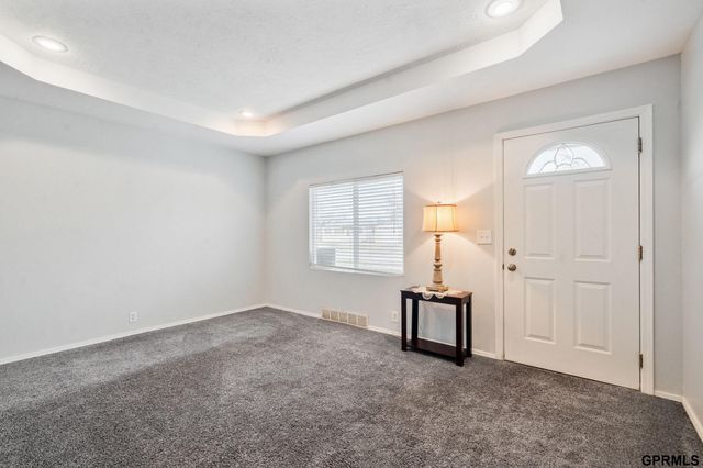 6205 J Street S, Omaha, NE 68117